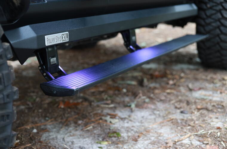 AMP Research | 18 Jeep Wrangler | JL 2DR PowerStep XL - Black (Incl OEM Style Illumination)
