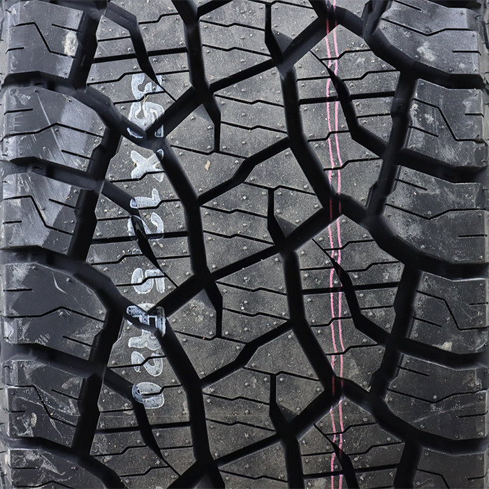 Kumho Tires Road Venture AT52 37x12.50R20 E