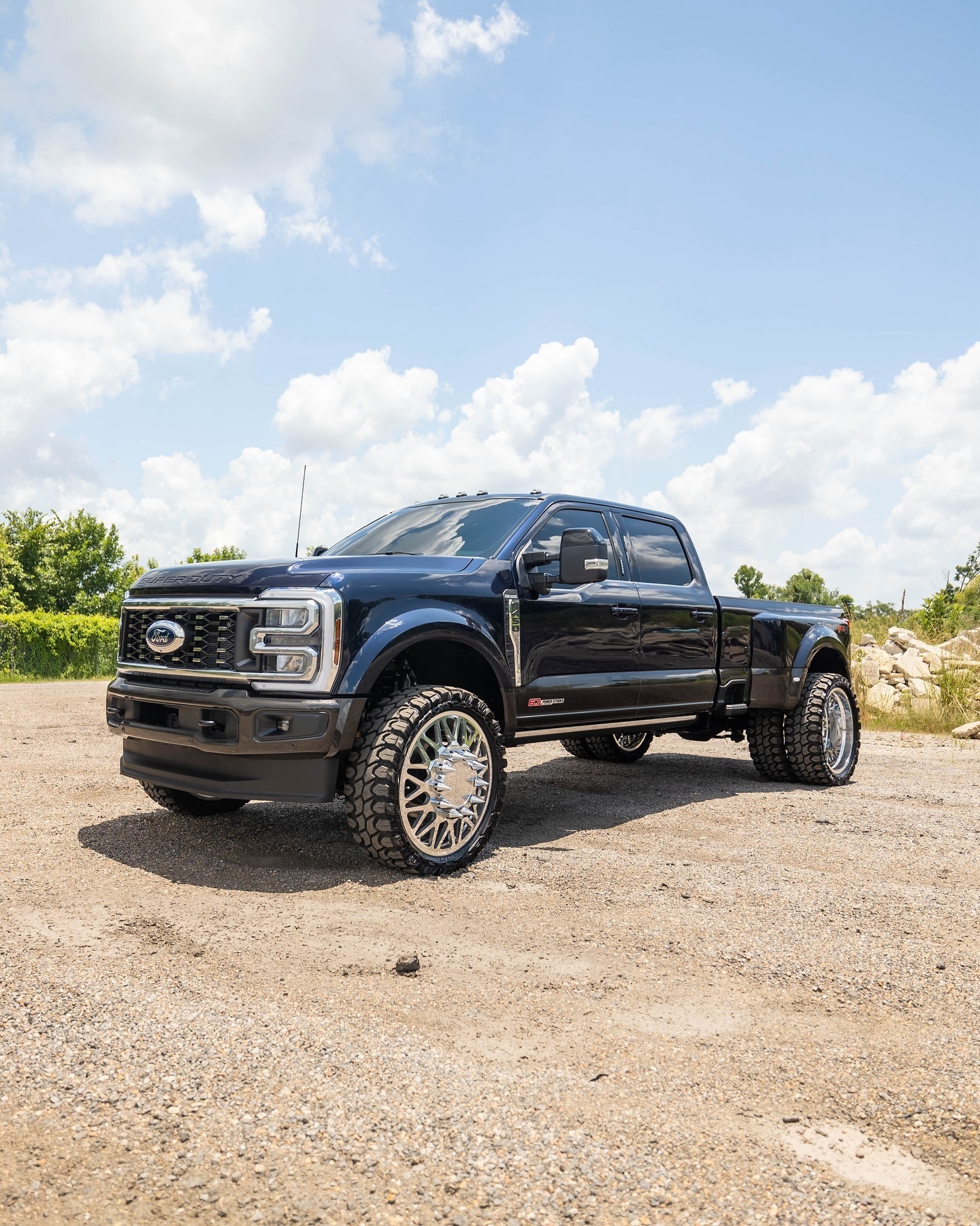 24x8.25 JTX Combat Dually Wheel and tire package 35x12.50R24 Venom Power RT+ Tires