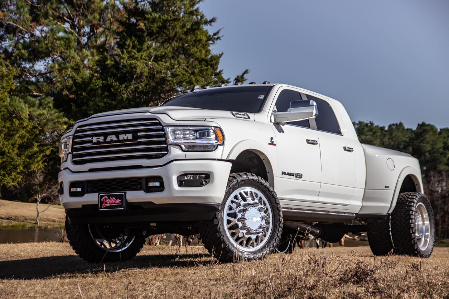 24x8.25 JTX Combat Dually Wheel and tire package 35x12.50R24 Venom Power RT+ Tires