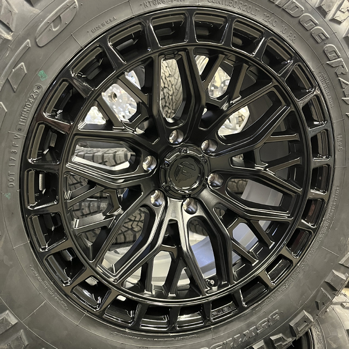 Fuel Offroad FC869 Sigma Blackout Gloss Black Lip 20x9 1mm 6x139.7 (6x5.5) | Nitto Ridge Grappler 35x11.50R20 E