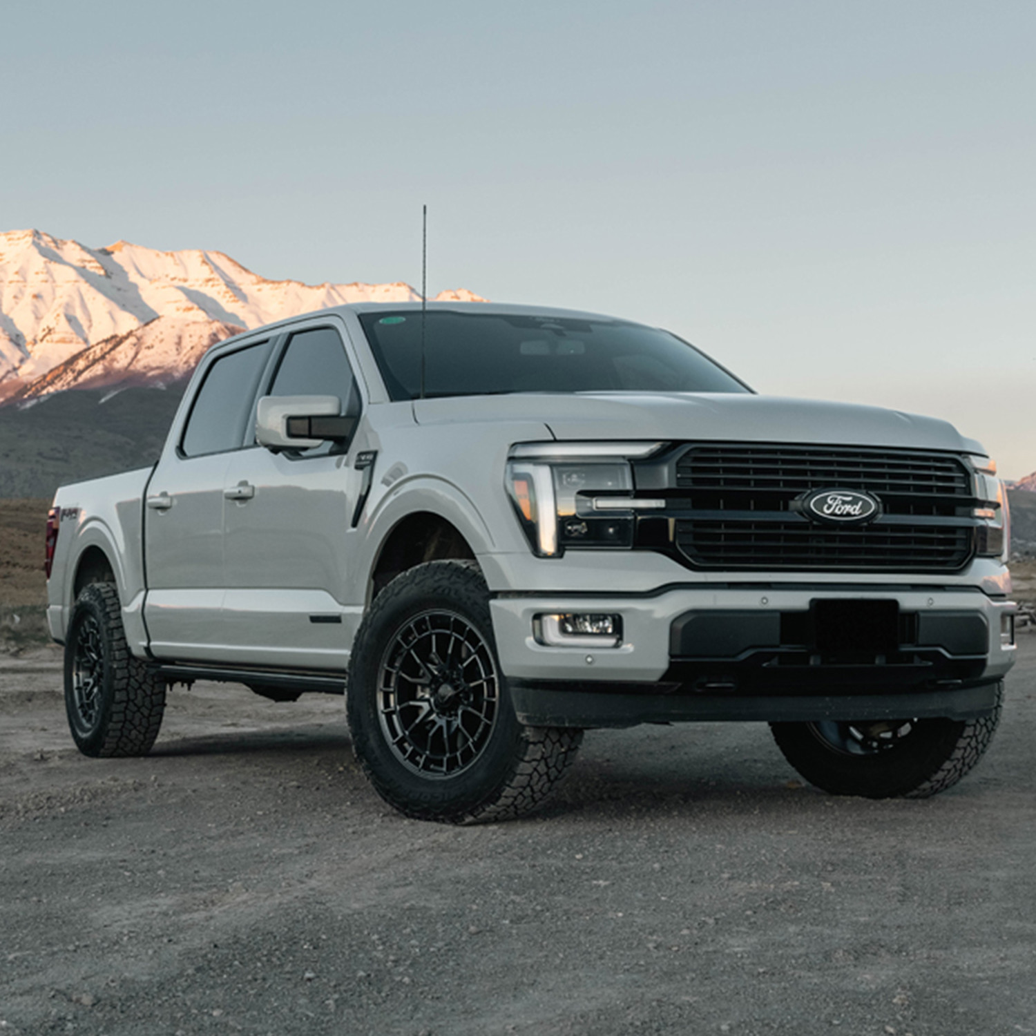 Fuel Offroad FC888 Revolt Gloss Gunmetal | FC888AX20106818N
